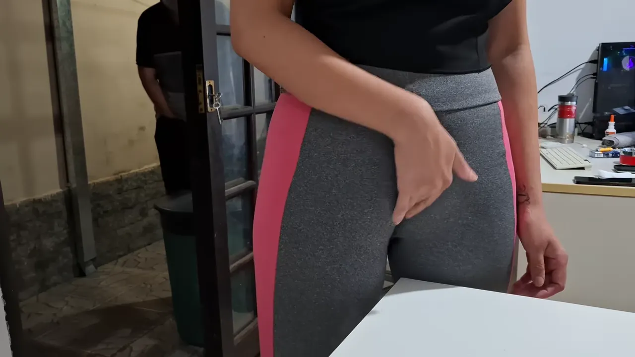 Girl - Latina Amateur Cuty Masturbates Camel Toe On Table With Help